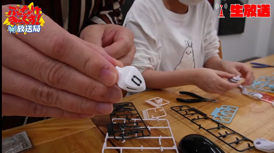 [맥스팩토리] PLAMAX 아야나미 레이. 샘플 조립 영상_9.jpg