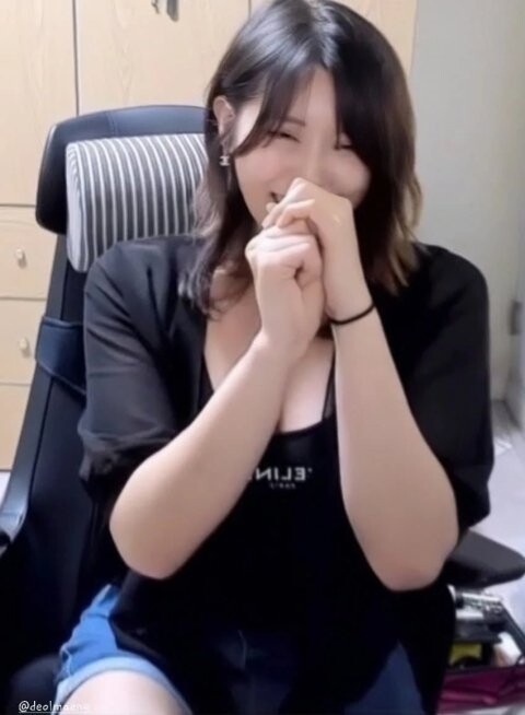 어떤 남자 웹툰작가 근황_6.jpg