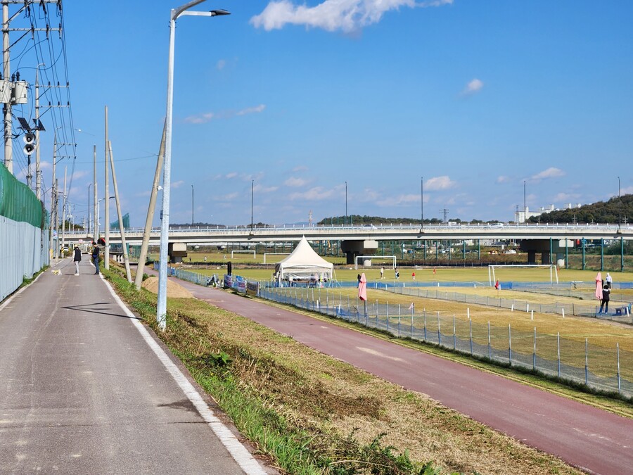 스압) 엄마가 수변공원에 갔다 오라고 하도 난리를 피우길래 갔다 왔다_4.jpg