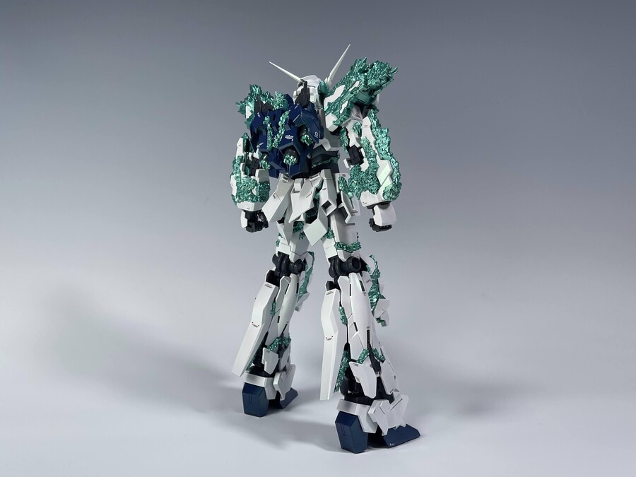 [MG]유니콘 건담 빛의 결정체 도색완성_3.jpg