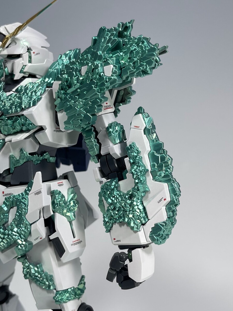 [MG]유니콘 건담 빛의 결정체 도색완성_5.jpg