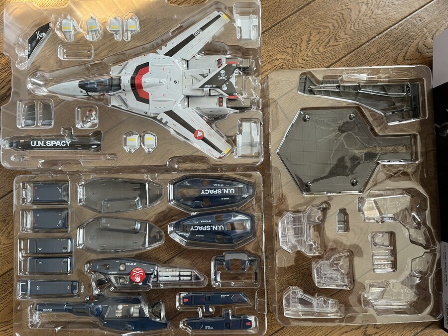 [혼웹한정] DX 초합금 VF-1S (히카루기) 메카닉 에디션 구성품 해외 이미지_5.jpeg