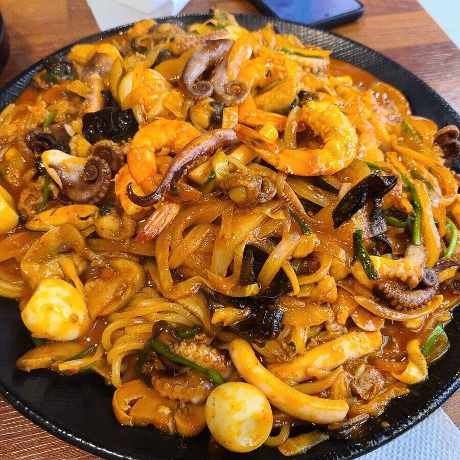 흔한 짬뽕집 사장님의 장엄한 이력_2.jpg