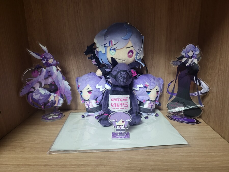 버튜버) 야밤에 다들 자기 굿즈를 인증했나보구나_1.jpg