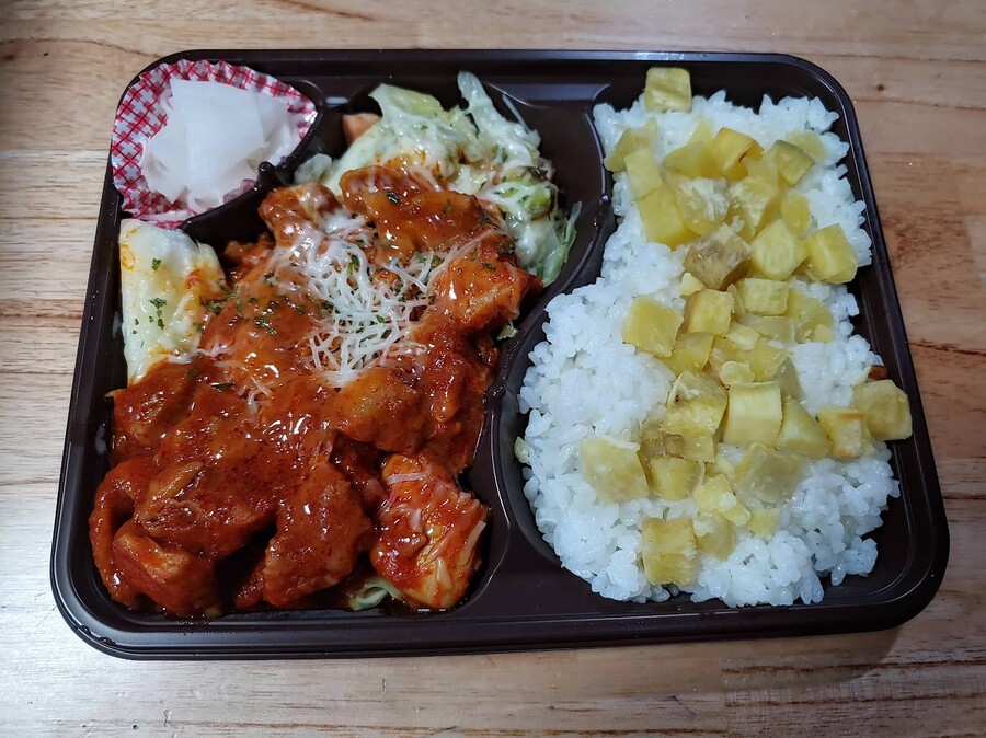 치즈닭갈비앤고구마밥/간장마늘고기구이 도시락_2.jpg