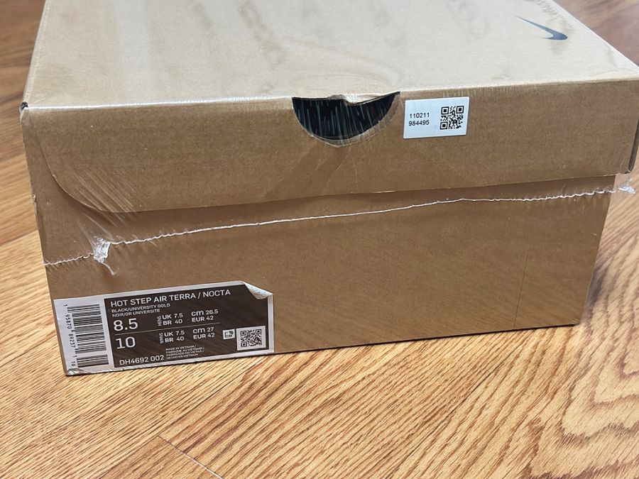 나이키x드레이크~녹타 핫 스텝 에어 테라 블랙 앤 옐로우~_1.jpg