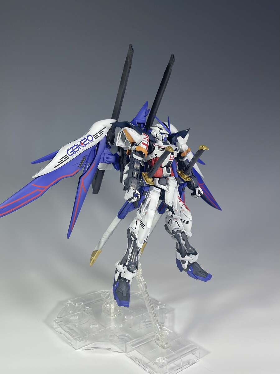 [MG] 한국한정 GBK-20 어스트레이 건담 풀도색 완성_2.jpg