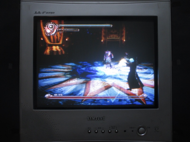 데빌 메이 크라이 2 (4) - 브라운관 티비 화면_5.jpg