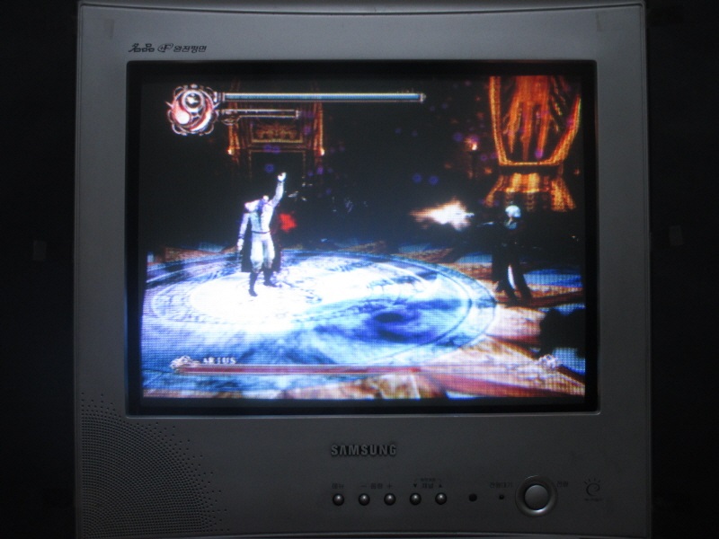 데빌 메이 크라이 2 (4) - 브라운관 티비 화면_6.jpg