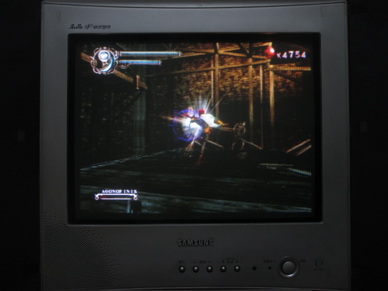 데빌 메이 크라이 2 (4) - 브라운관 티비 화면_36.jpg