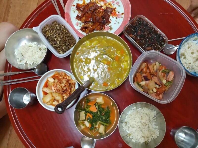 엄마랑 저녁먹으려고 퇴사한 사람_1.jpg