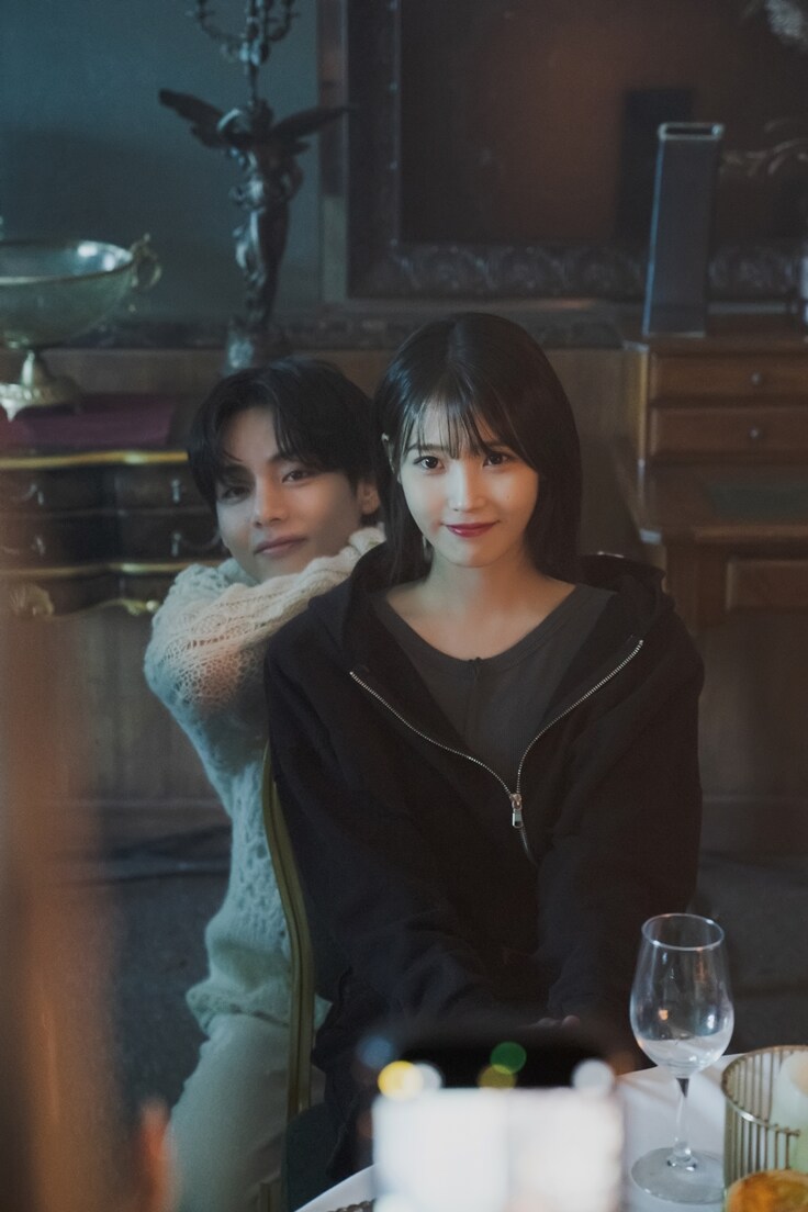 멜론 매거진, 결국 사랑이 이길 텐데, 아이유의 'Love wins all'_17.jpg