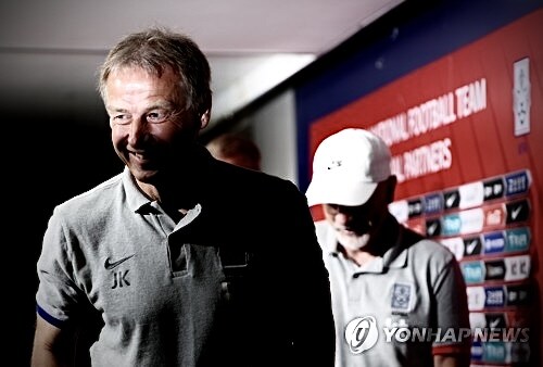 ??? : 우습지 않나??_1.jpg