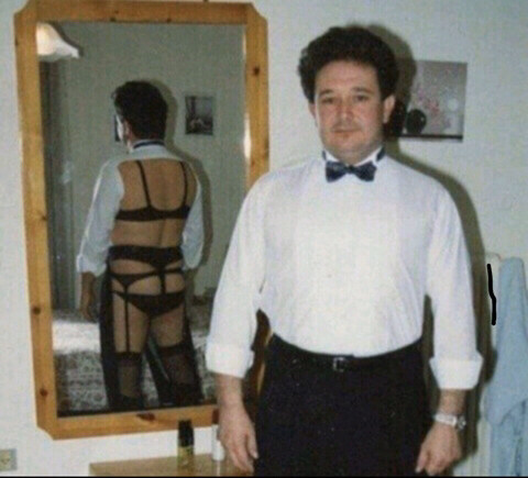 거울에 속옷 뒤태가 비치는 짤의 정체.jpg_1.jpg