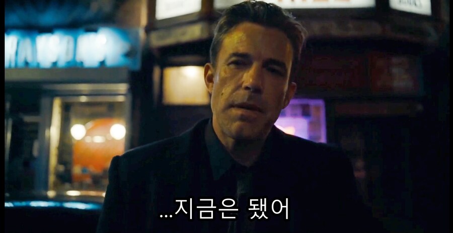 영화) '벤 에플렉'이 직접쓴 배트맨의 마지막 대사_31.jpg