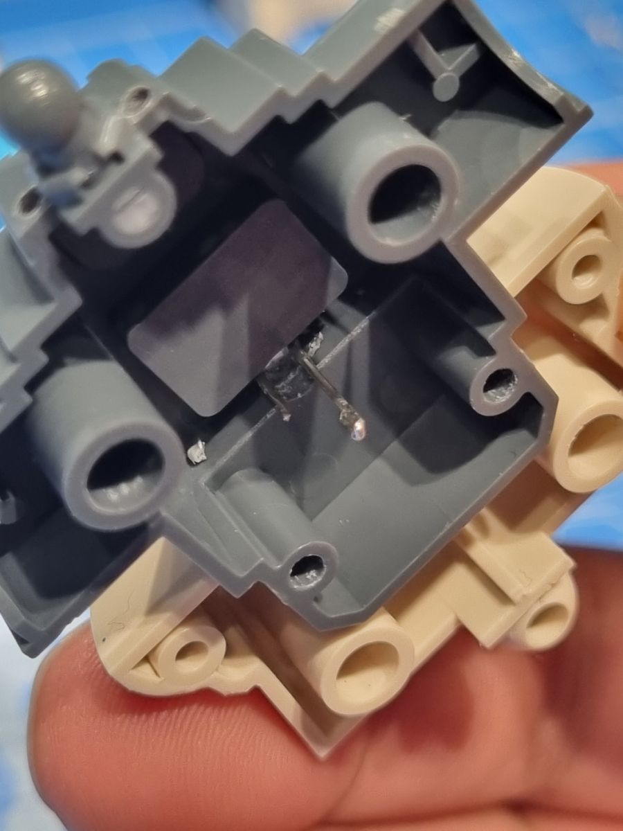 [건X 베이스] 고양점 건프라 발광 기법 안내 - 발광 다이오드편_23.jpg