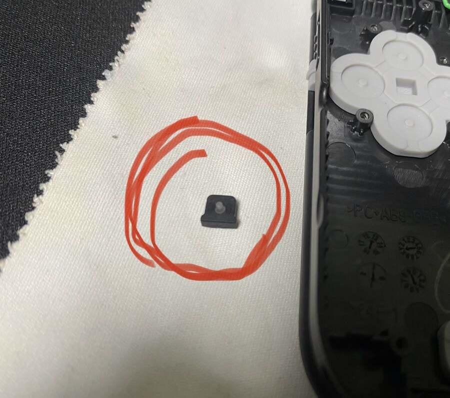 구 큰다수 액정 교체하다가 나온 부품._1.jpg