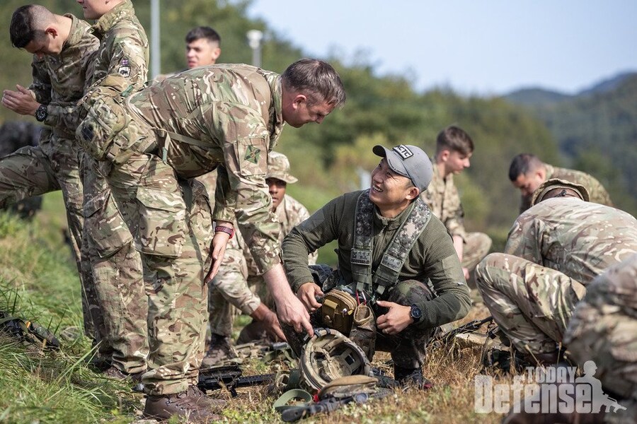 국방) 강원도 인제에 반한 英육군, 매년 와서 훈련 받는다.jpg_3.jpg