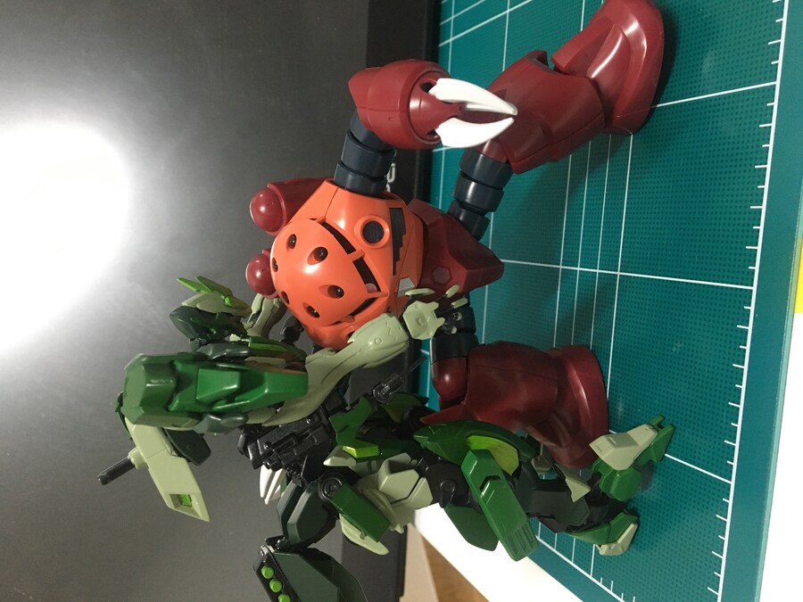 [건프라] 마참내 길고 긴 빌드를 완성해냈다!_10.jpg