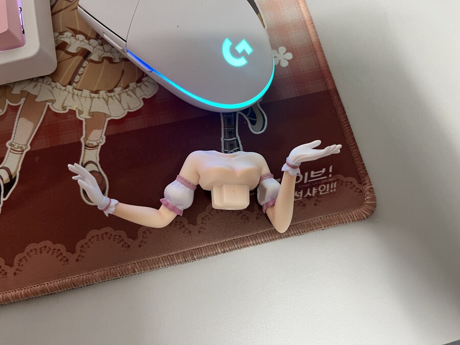 럽라) 아유무 플럼 피규어 왔음_4.jpg