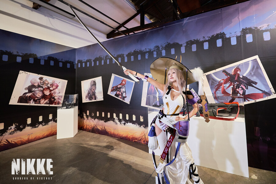 [니케] 승리의 여신 1.5주년 비욘드 더 메모리즈 코스 촬영 (스압)_54.jpg