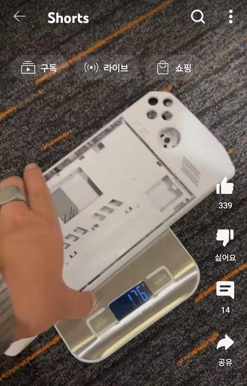 로갈리) 배터리 두배인데 어케 68그람만 늘었나 했더니_2.jpg