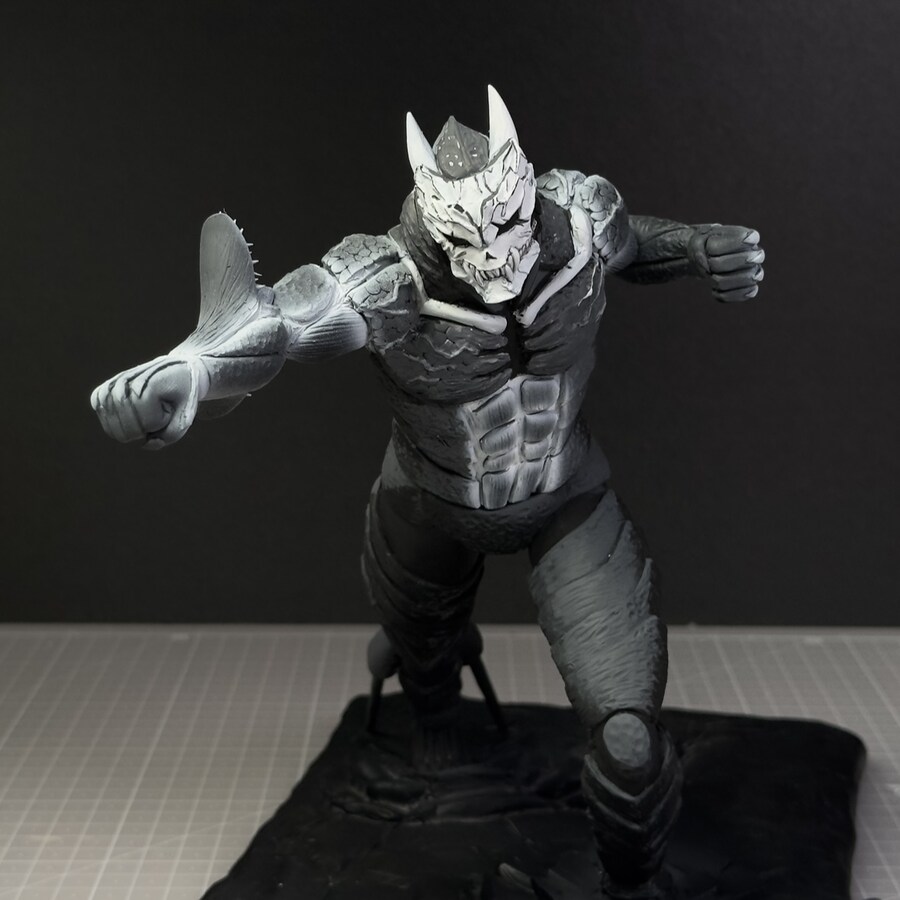 300시간 동안 괴수8호 만들기_31.jpg