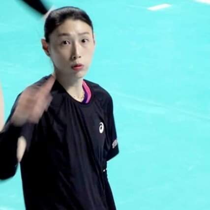 김연경 찍다가 공 맞은 사람.jpg_1.jpg