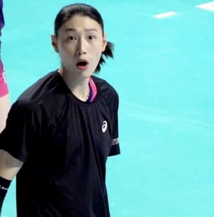 김연경 찍다가 공 맞은 사람.jpg_2.jpg