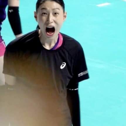 김연경 찍다가 공 맞은 사람.jpg_4.jpg