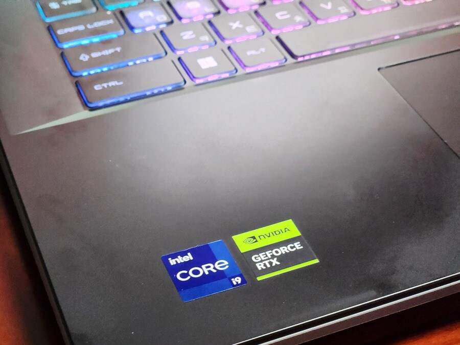 인텔CPU 매력 넘치는 MSI Sword 17 HX B14VGKG-i9 QHD_4.jpg