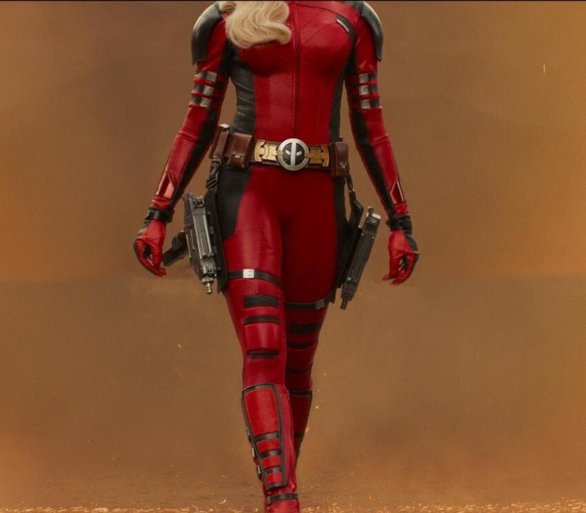 MCU)데드풀과 울버린에 나올 레이디 데드풀 전신샷_1.png