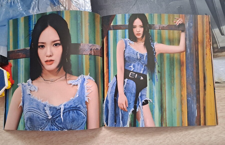 NiziU (니쥬) RISE UP (첫회한정생산반 B)_8.jpg