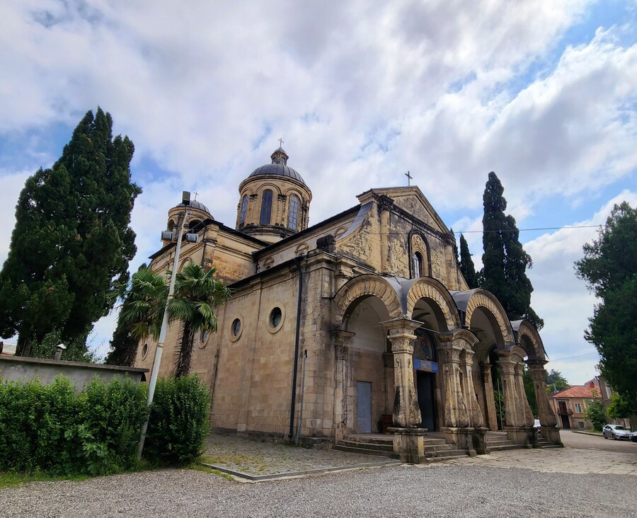스압)산과 산의 도시. 14,15번째 도시 쿠타이시, 메스티아 (조지아)_2.jpg
