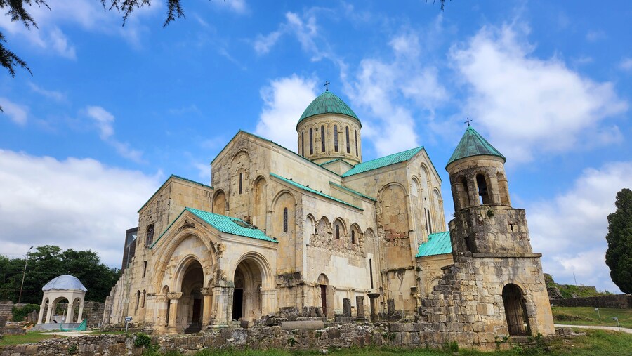 스압)산과 산의 도시. 14,15번째 도시 쿠타이시, 메스티아 (조지아)_3.jpg