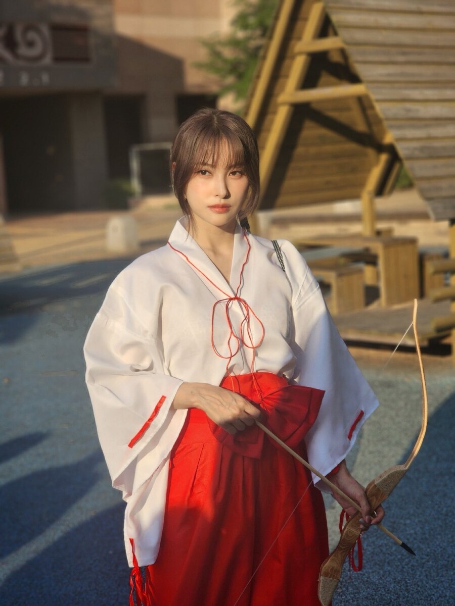 연예인이 말아주는 코스프레 한잔하시죠_1.jpg