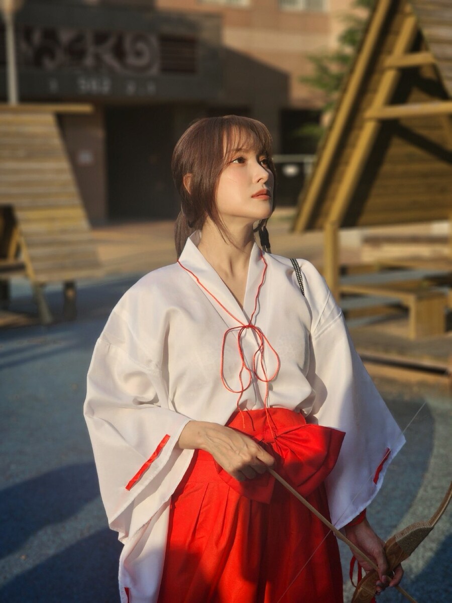 연예인이 말아주는 코스프레 한잔하시죠_2.jpg