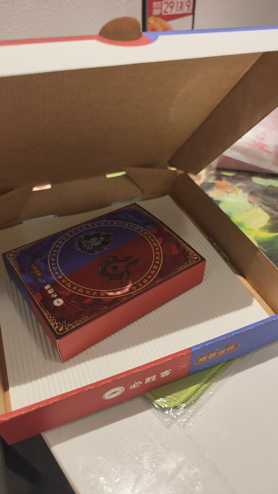 (흥미) 와우 중국 피자헛 프로모션, 키캡, 마우스패드, 열쇠고리 제공_10.jpg