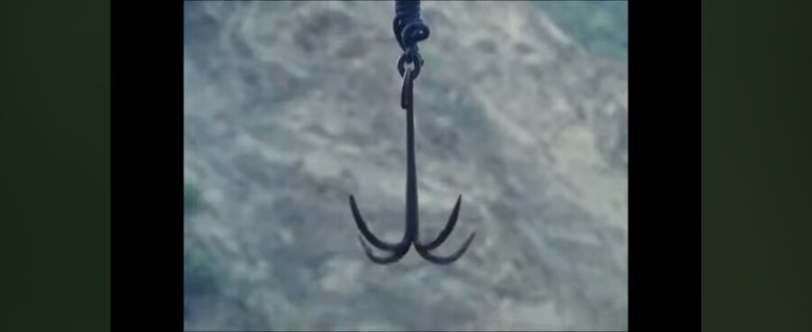 전대물)여성멤버가 괴수를 유인한 방법_13.jpg