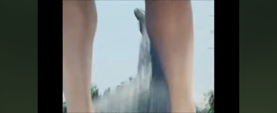 전대물)여성멤버가 괴수를 유인한 방법_16.jpg