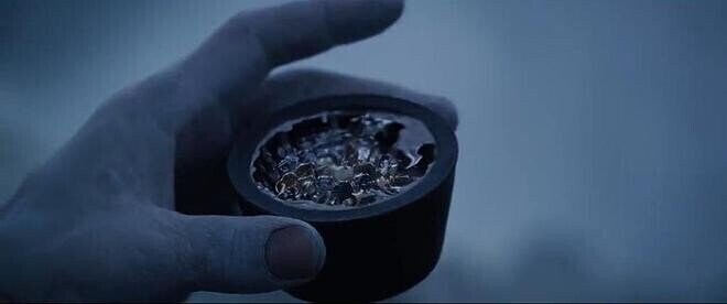 에일리언)스포) 웨이랜드가 에일리언을 잡는 이유_1.jpg