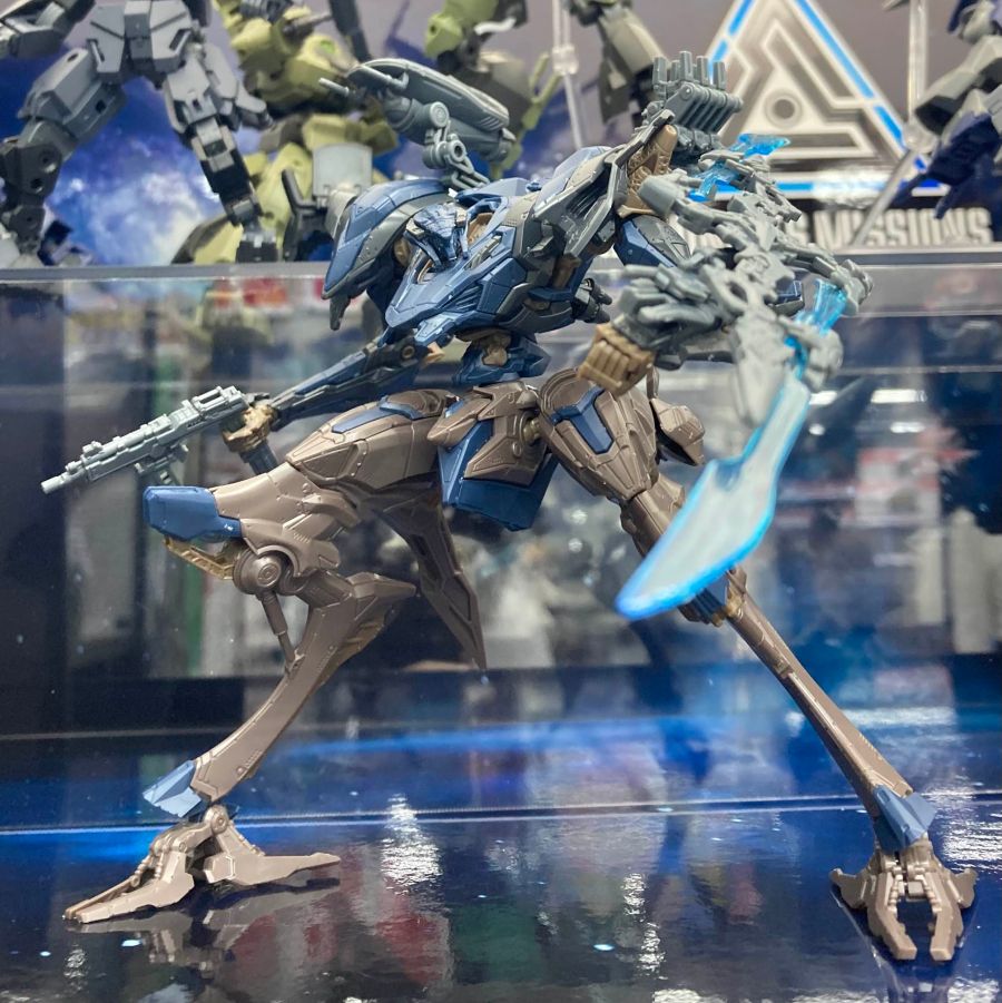 30MM X 아머드 코어 계열 빅 카메라 전시 사진_2.jpg