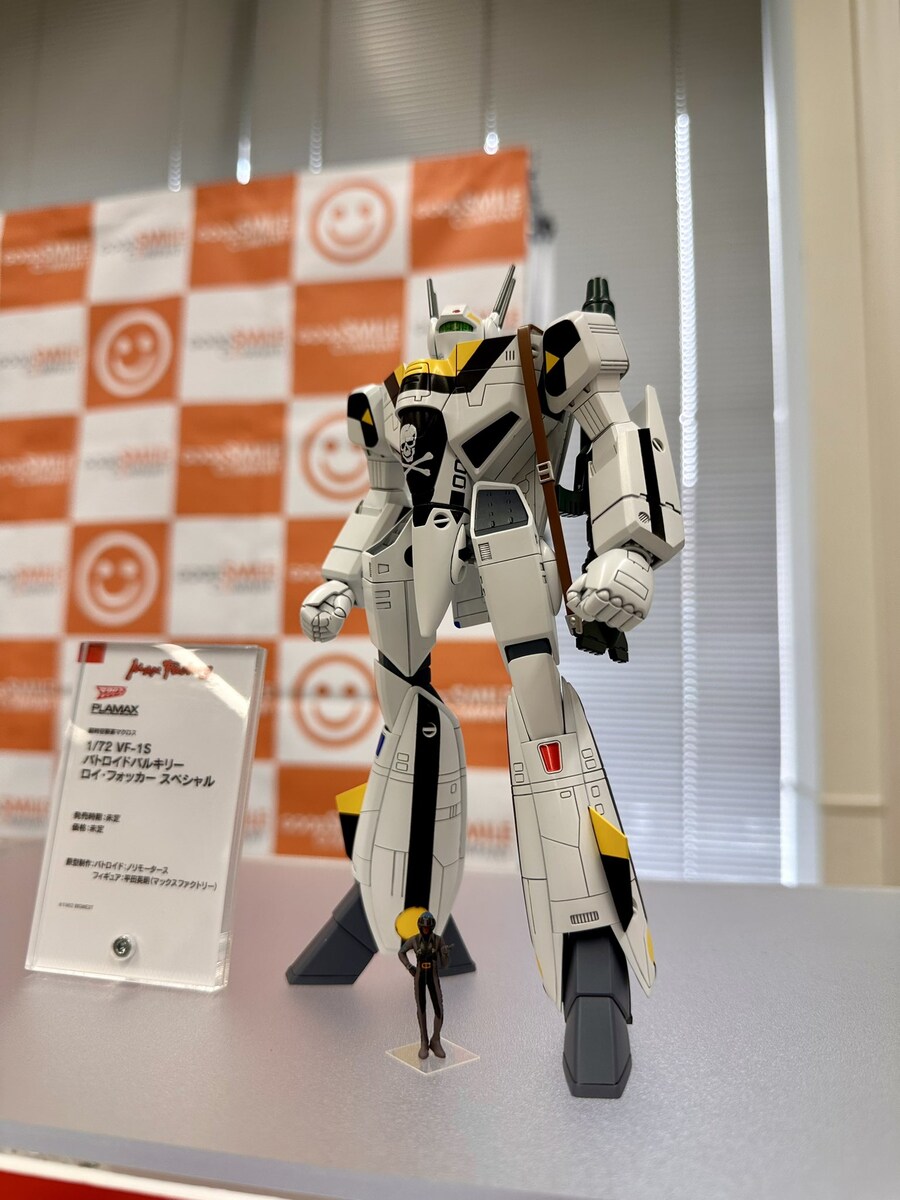 [맥스팩토리] PLAMAX VF-1S 배틀로이드 로이 포커기 외 전시 이미지_2.jpg