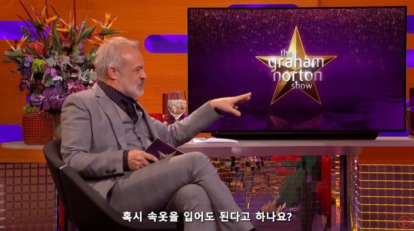 히어로물 배우는 슈트안에 뭘 입을까?_1.png