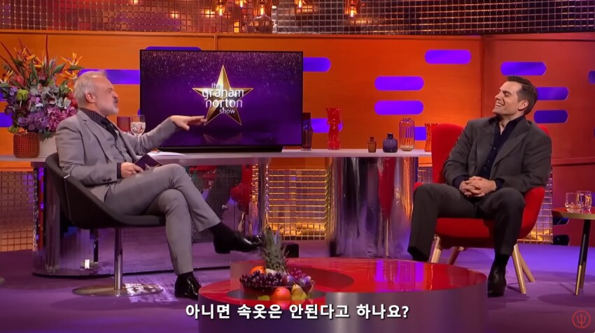 히어로물 배우는 슈트안에 뭘 입을까?_2.png