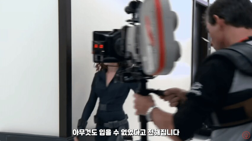 히어로물 배우는 슈트안에 뭘 입을까?_6.png