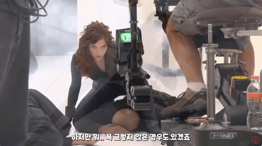 히어로물 배우는 슈트안에 뭘 입을까?_9.png