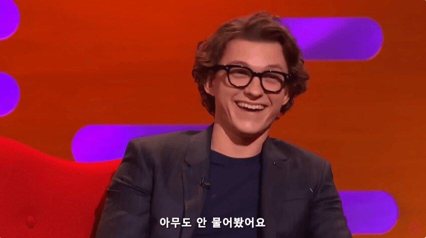 히어로물 배우는 슈트안에 뭘 입을까?_13.png