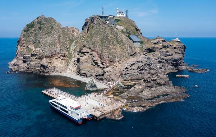 요즘 태풍시즌인데 독도에 태풍상륙하면 어떤지 함보쉴?_3.jpg