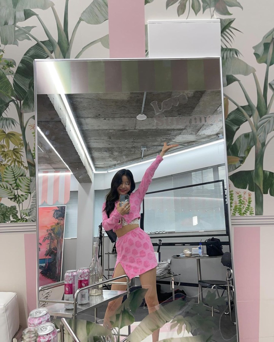 240829.솔라.인스타그램 2.jpg